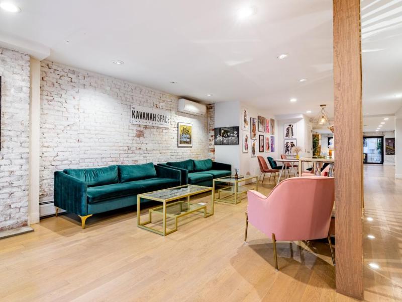 Cafe and Lounge